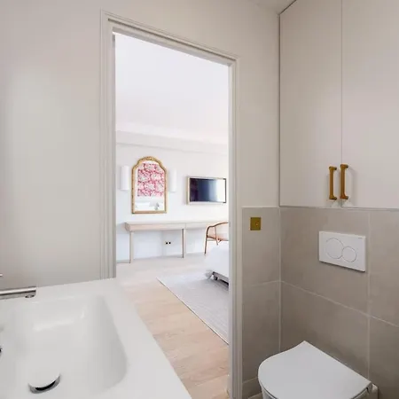 Luxury Sea View 3br-2ba With Services In Apartment *