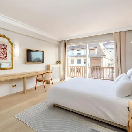 Apartment Luxury Sea View 3br-2ba With Services In *