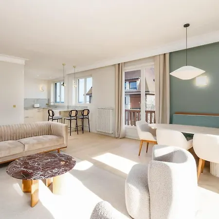 Luxury Sea View 3br-2ba With Services In *