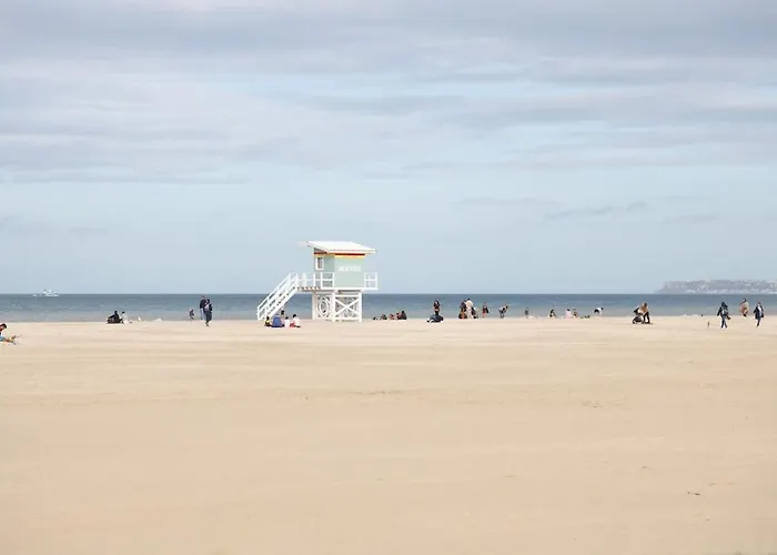 Luxury Sea View 3br-2ba With Services In Deauville