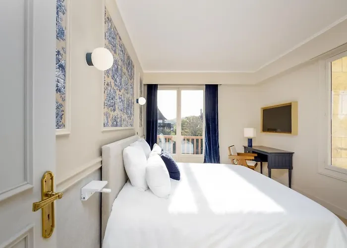 Luxury Sea View 3br-2ba With Services In *