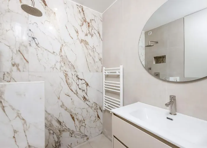 Apartment Luxury Sea View 3br-2ba With Services In