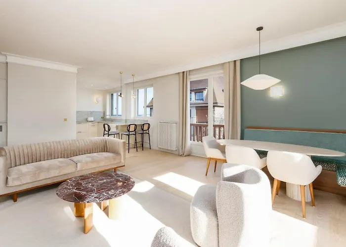 Luxury Sea View 3br-2ba With Services In *